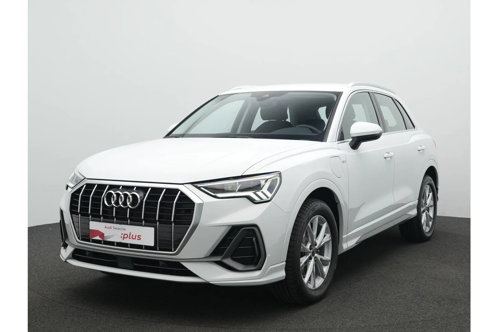 Audi Q3 (2024) — foto 1
