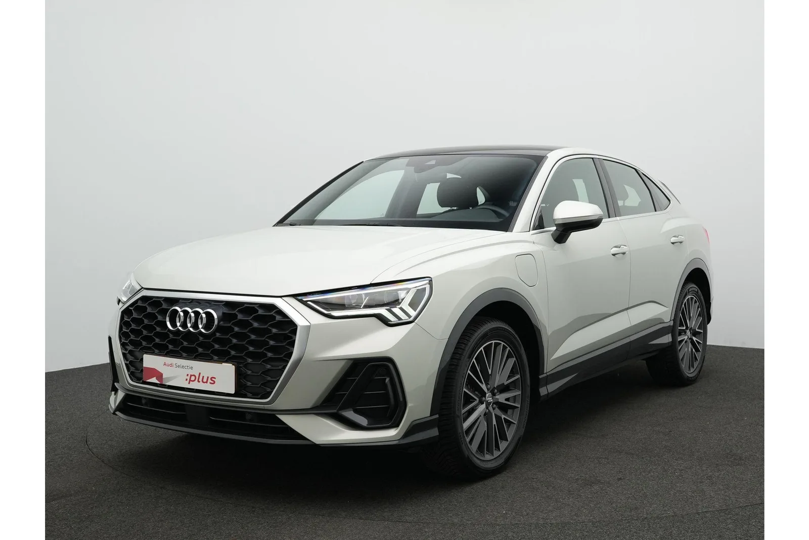 Audi Q3 (2021) — foto 1