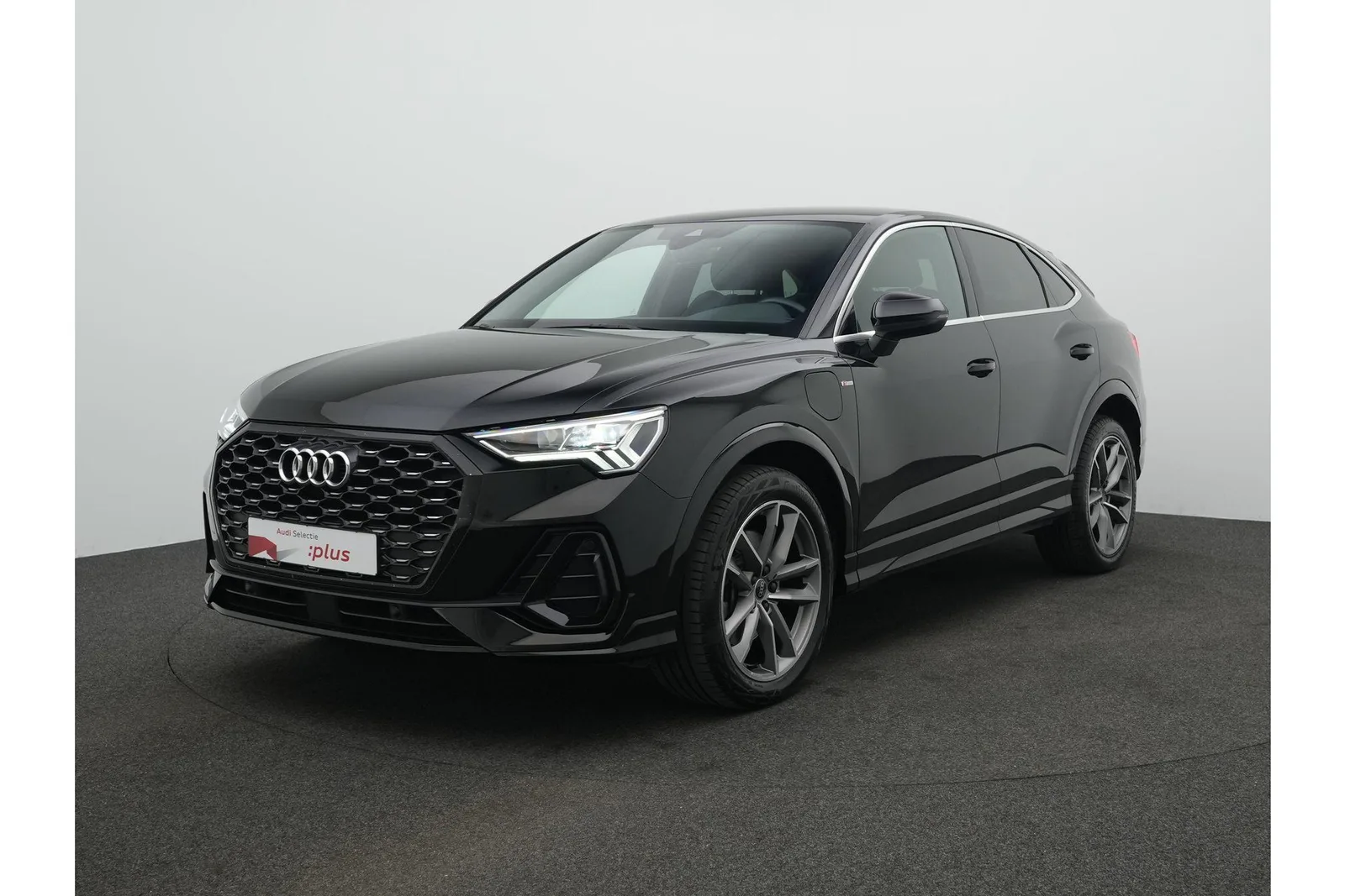 Audi Q3 (2022) — foto 1