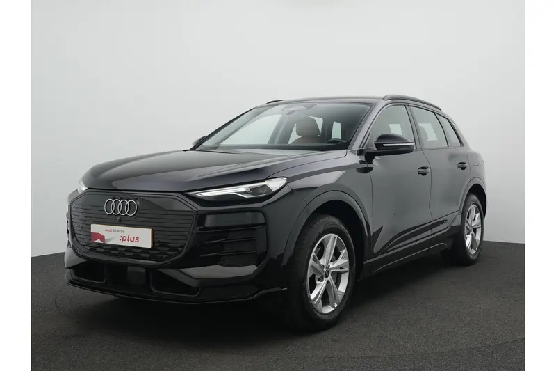 Audi Q6 e-tron (2024)