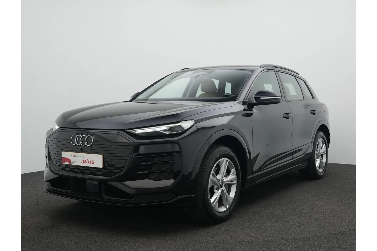 Audi Q6 e-tron (2024) — foto 1