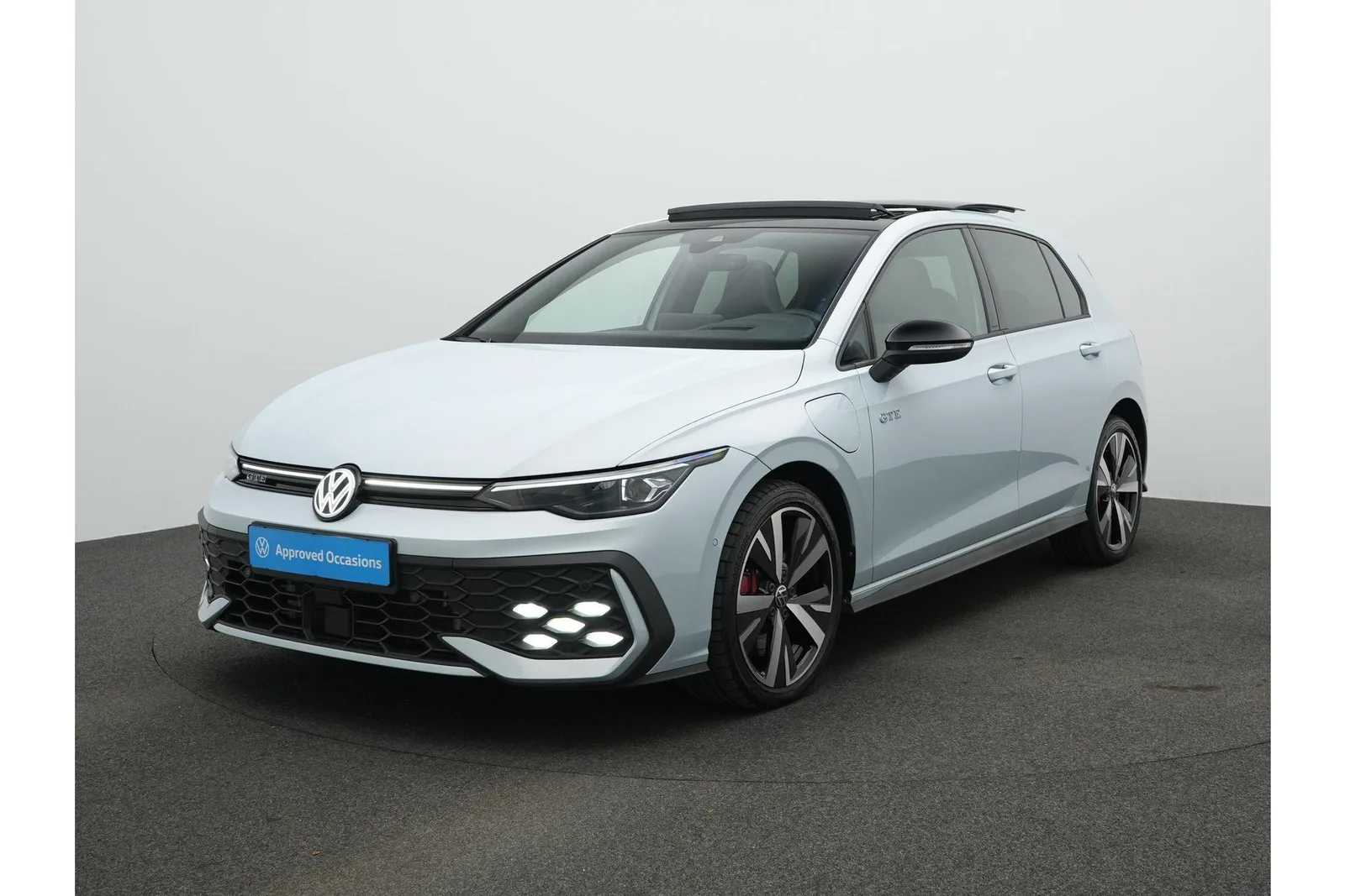 Volkswagen Golf (2024) — foto 1