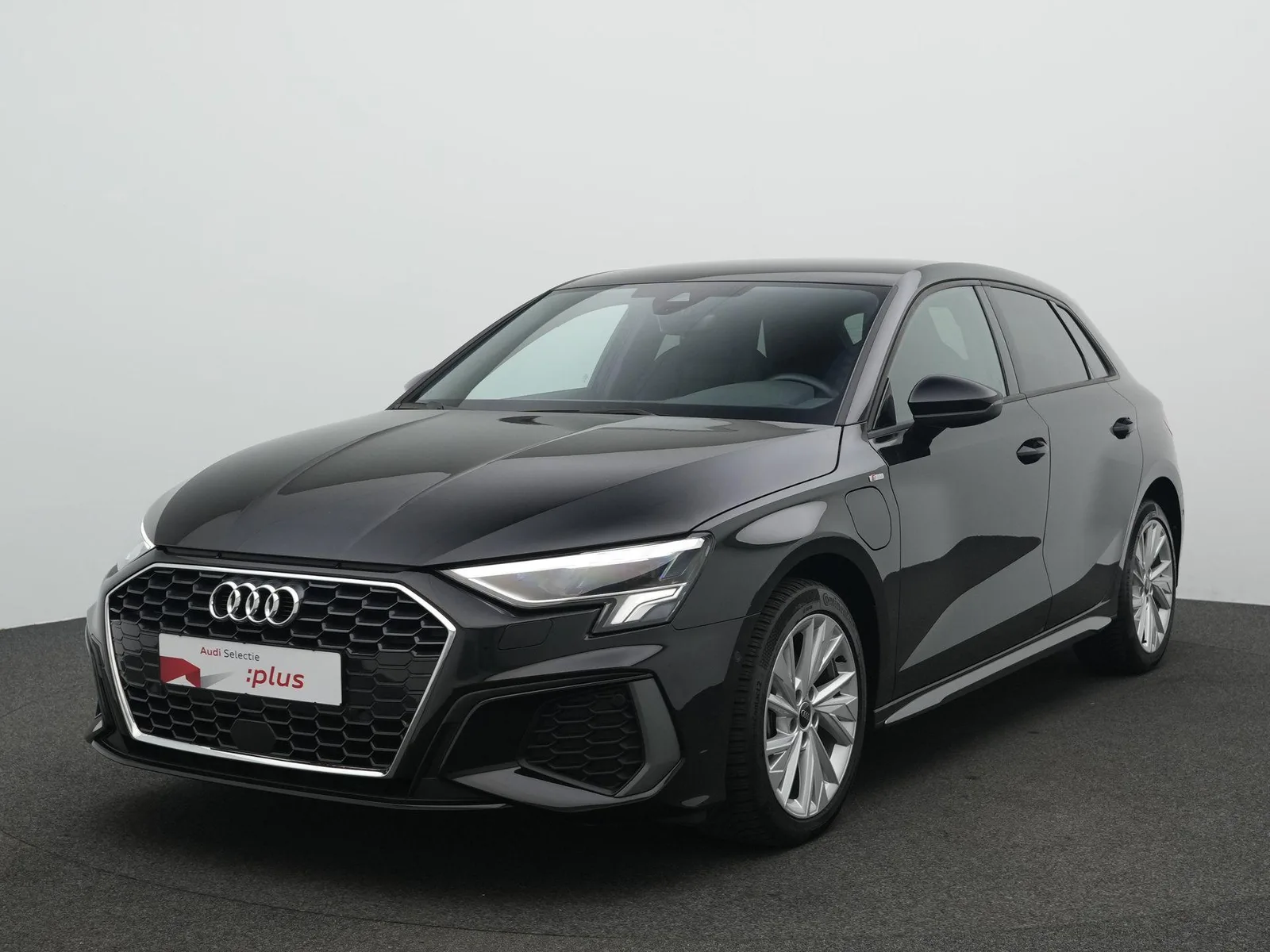 Audi A3 (2024) — foto 1