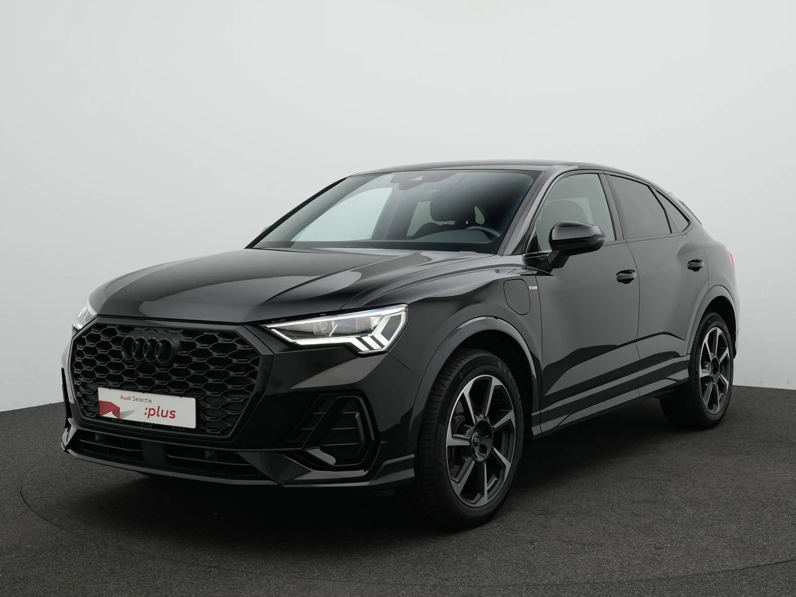 Audi Q3 (2022) — foto 1