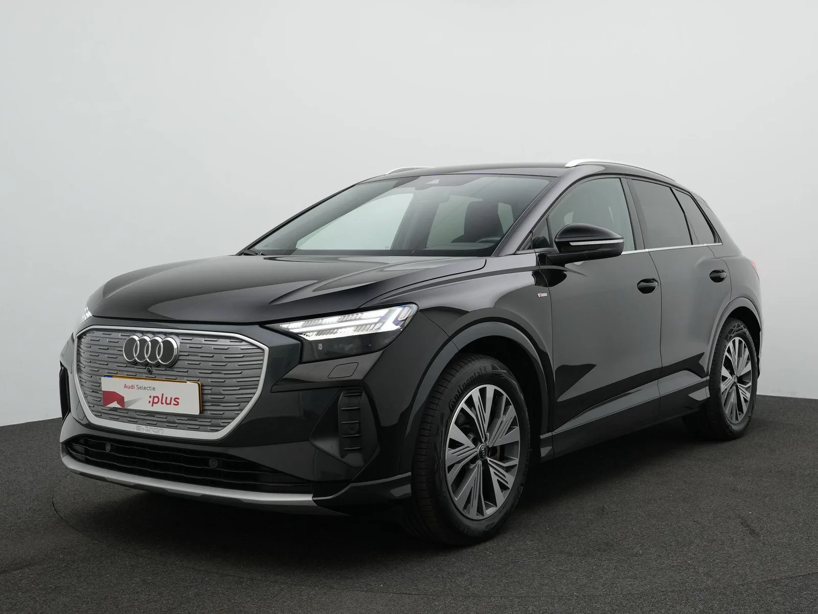 Audi Q4 e-tron (2022) — foto 1