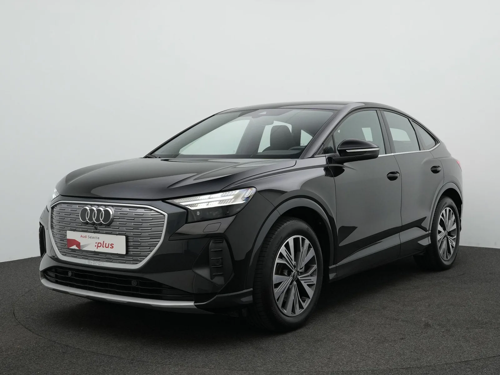 Audi Q4 e-tron (2024) — foto 1