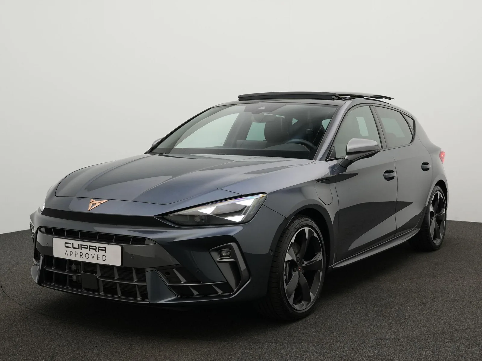 CUPRA Leon (2025) — foto 1