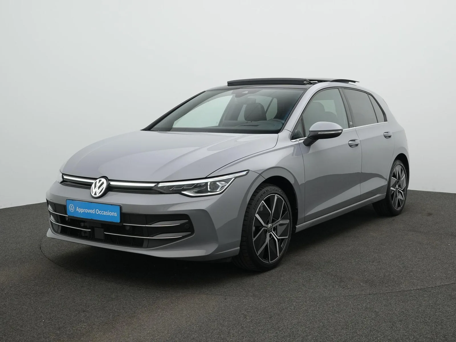 Volkswagen Golf (2024) — foto 1