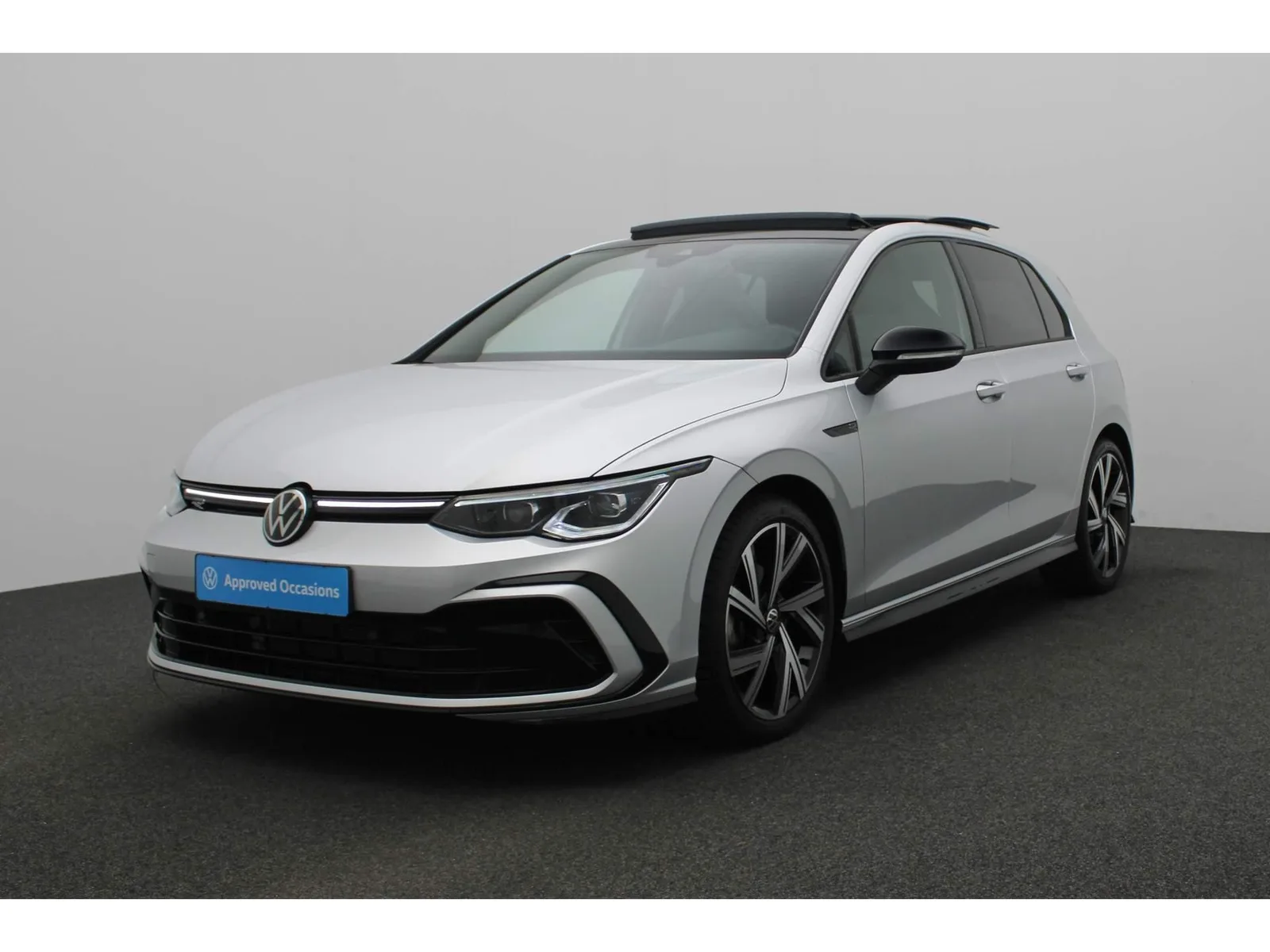 Volkswagen Golf (2024) — foto 1