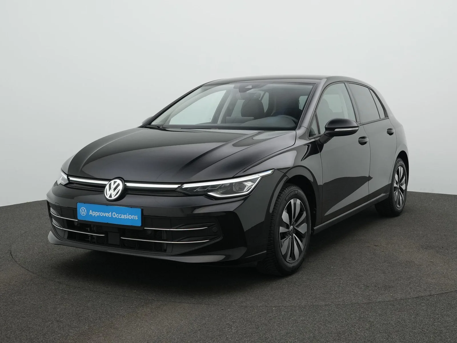 Volkswagen Golf (2025) — foto 1