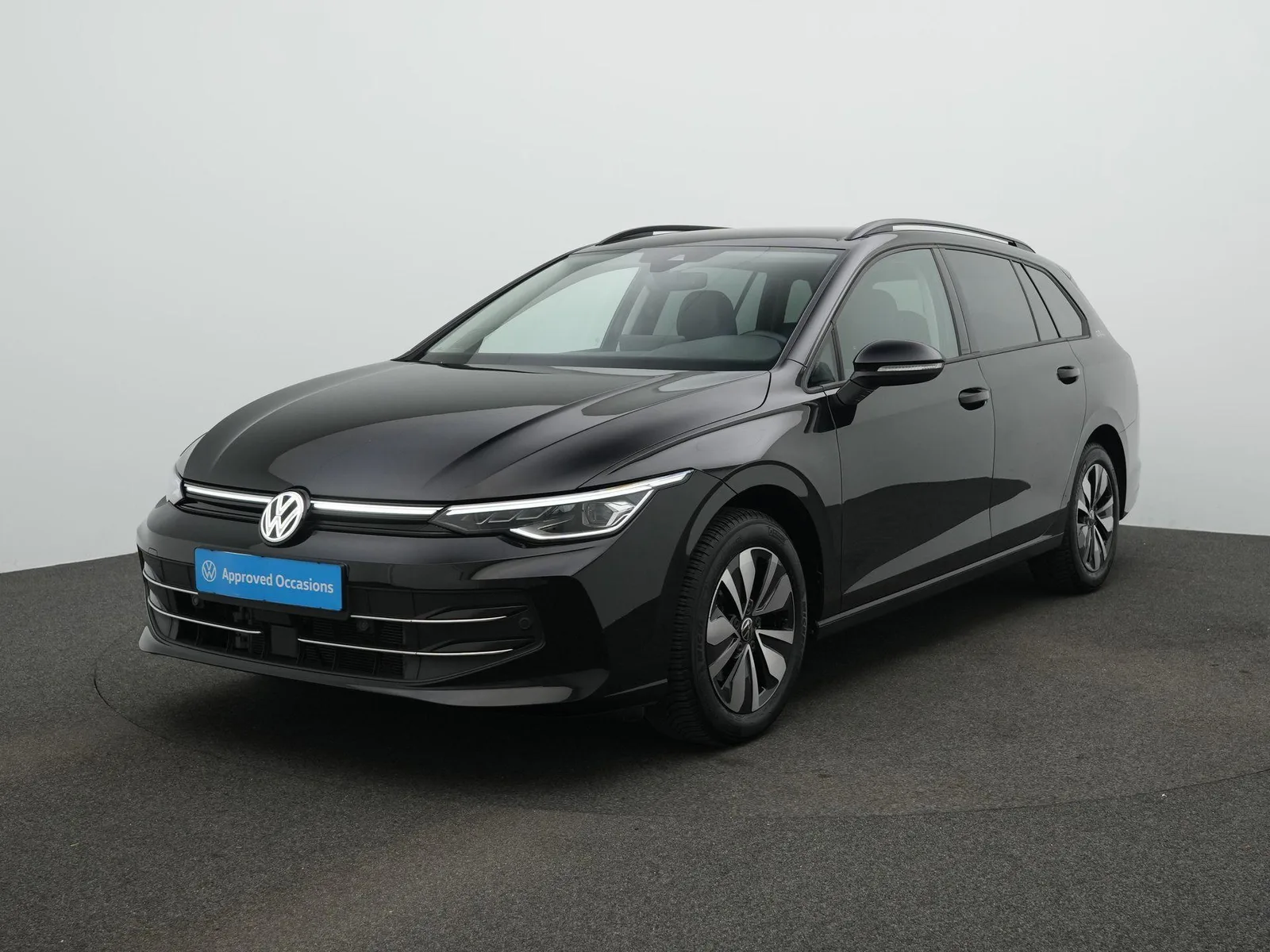 Volkswagen Golf (2025) — foto 1