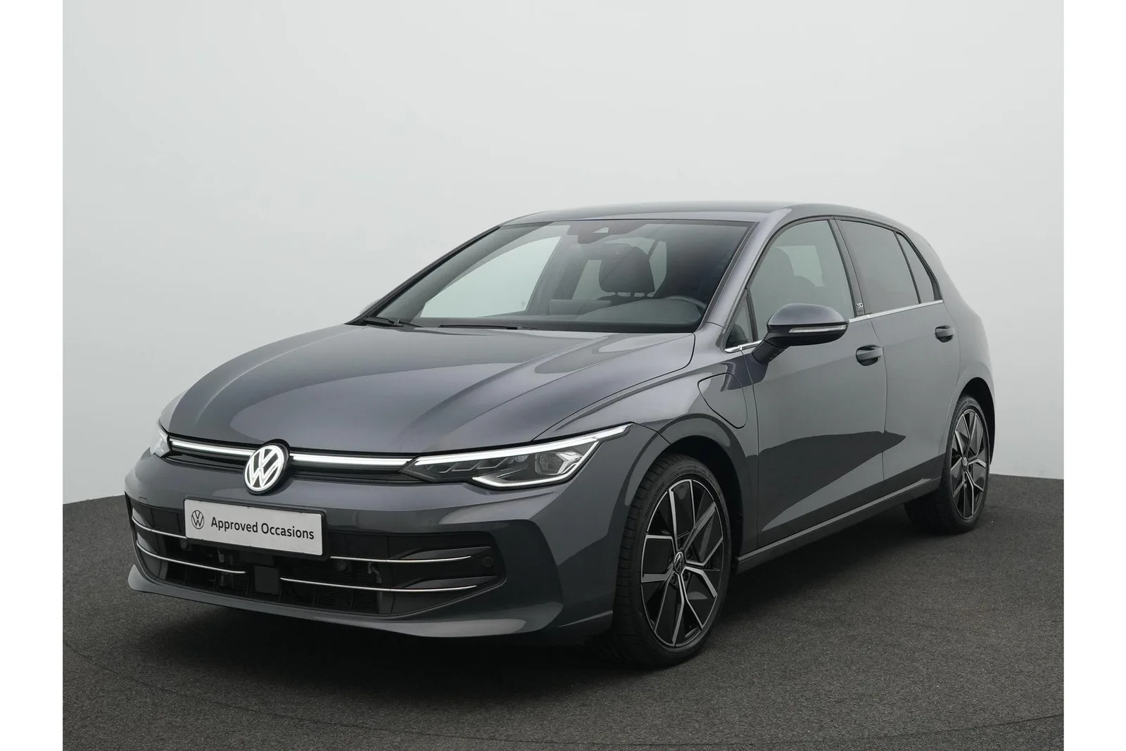 Volkswagen Golf (2024) — foto 1