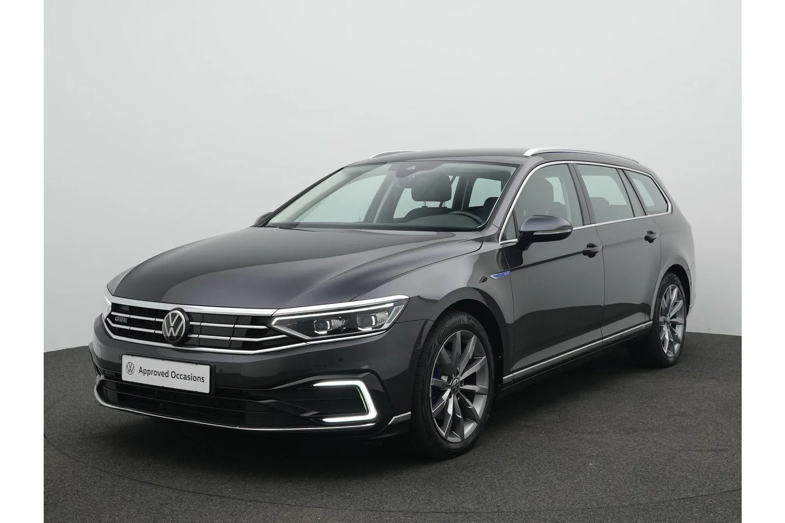 Volkswagen Passat (2023) — foto 1