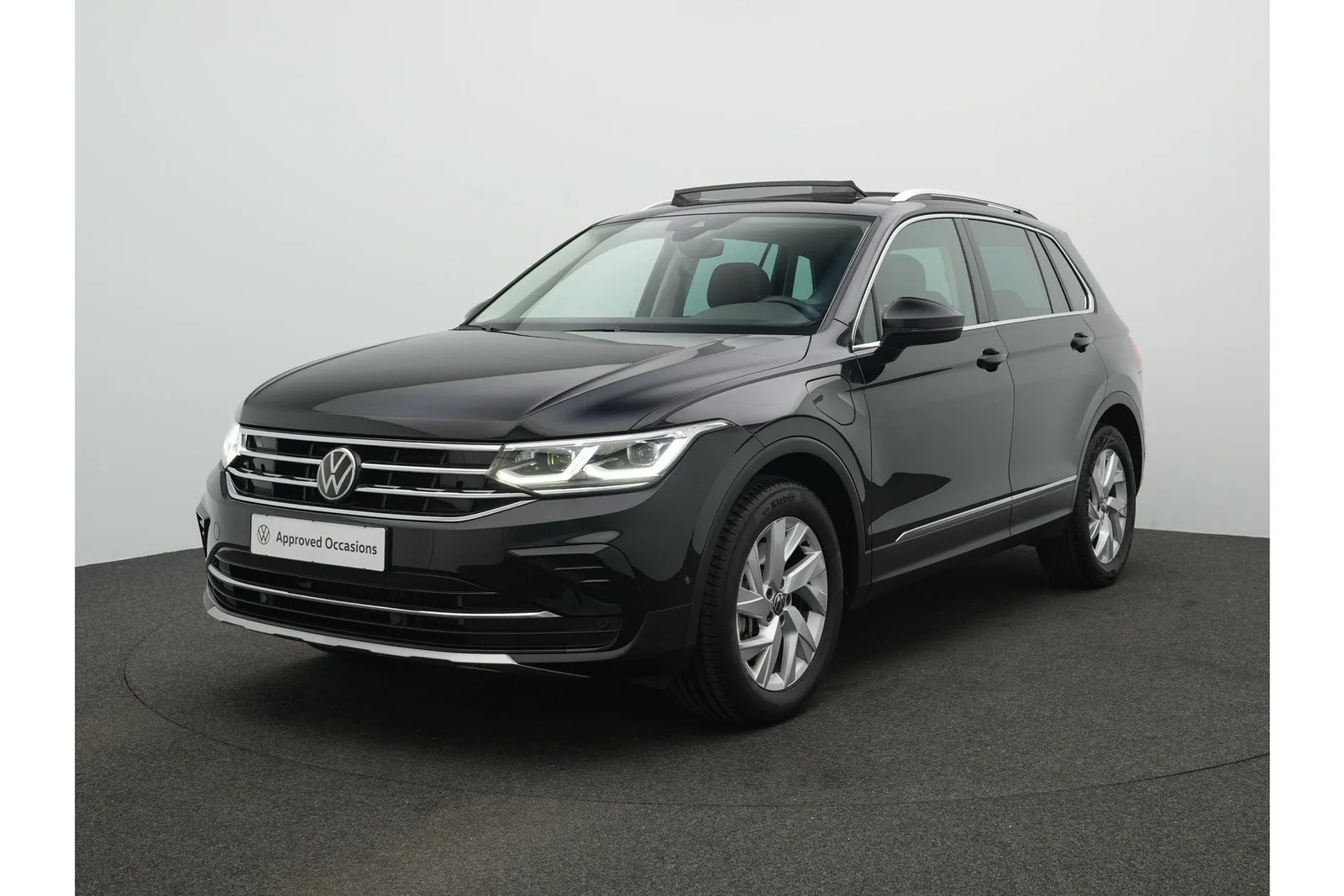 Volkswagen Tiguan (2024) — foto 1