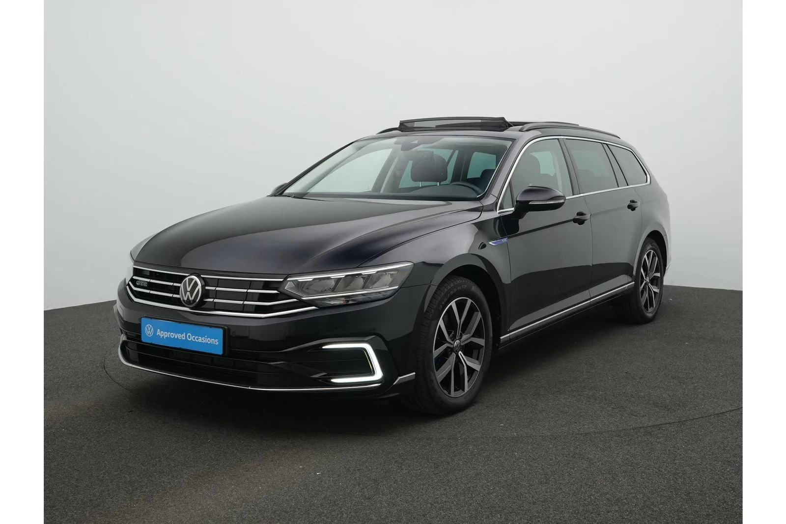 Volkswagen Passat (2022) — foto 1