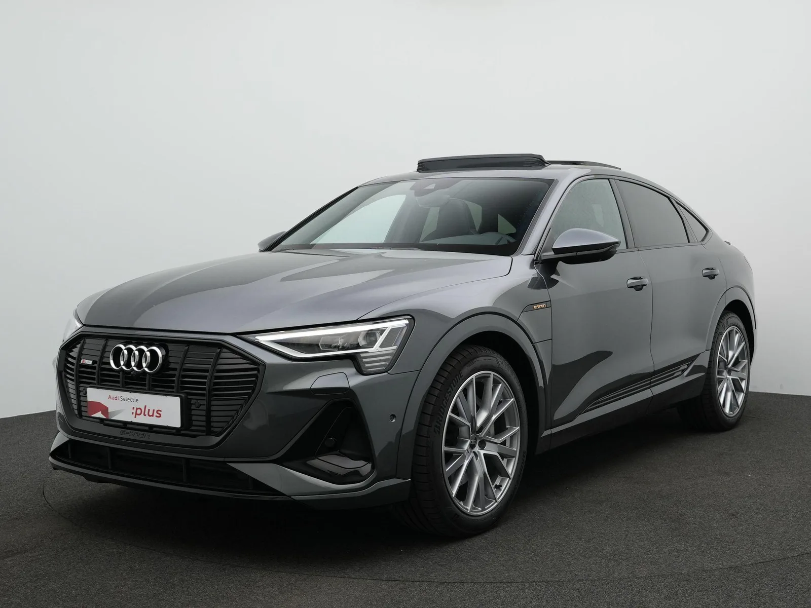 Audi e-tron (2023) — foto 1