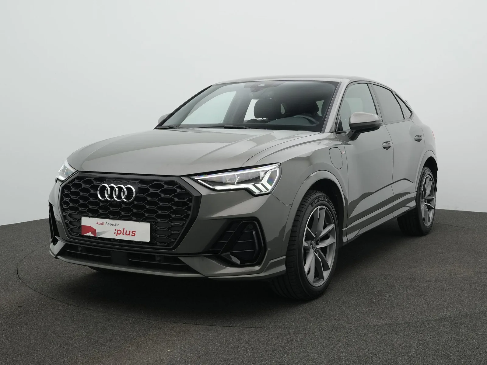 Audi Q3 Sportback (2023) — foto 1