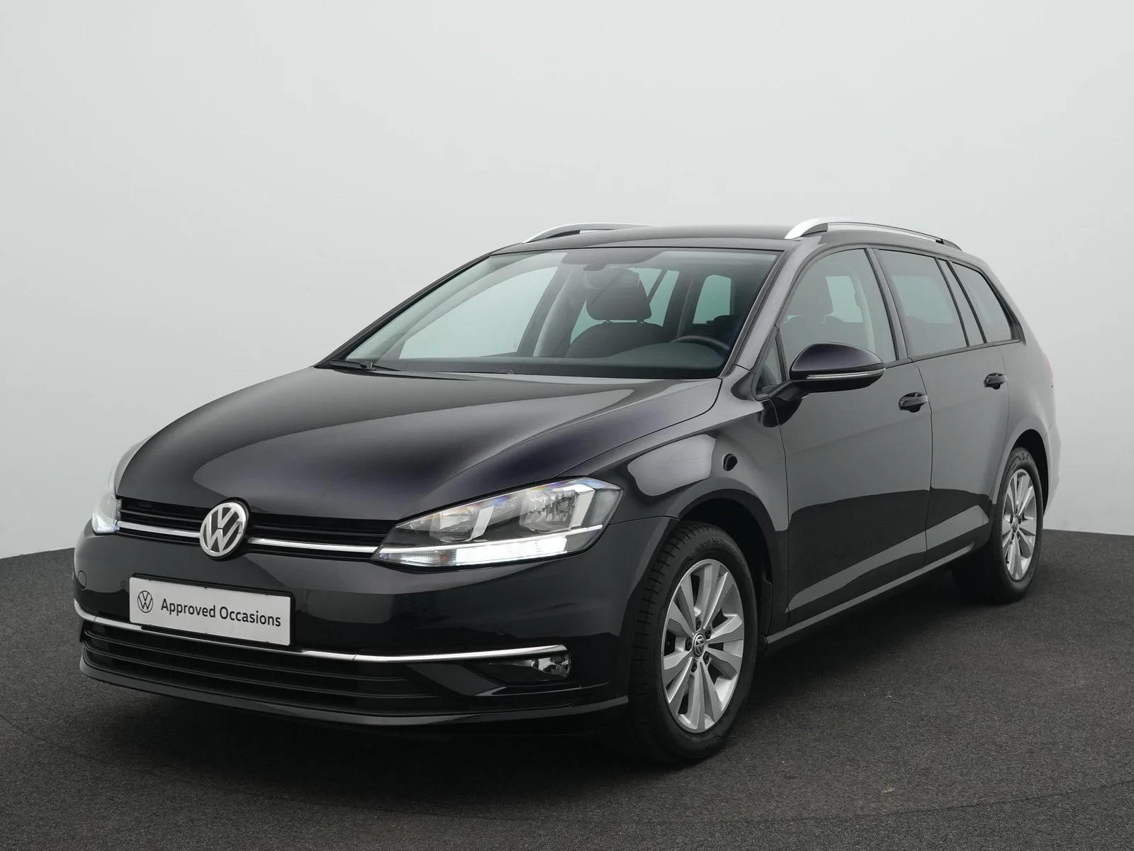 Volkswagen Golf (2019) — foto 1