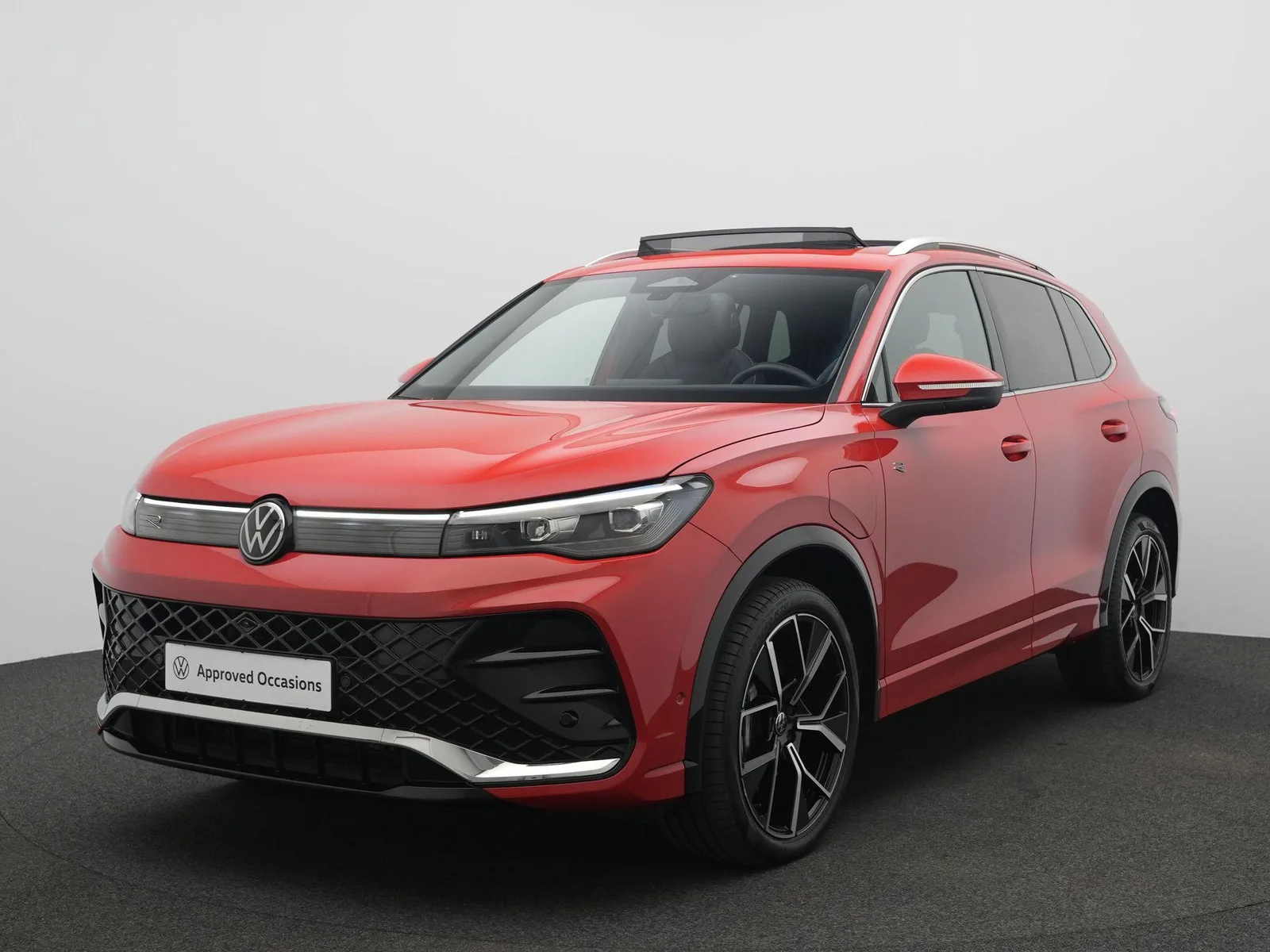 Volkswagen Tiguan (2024) — foto 1