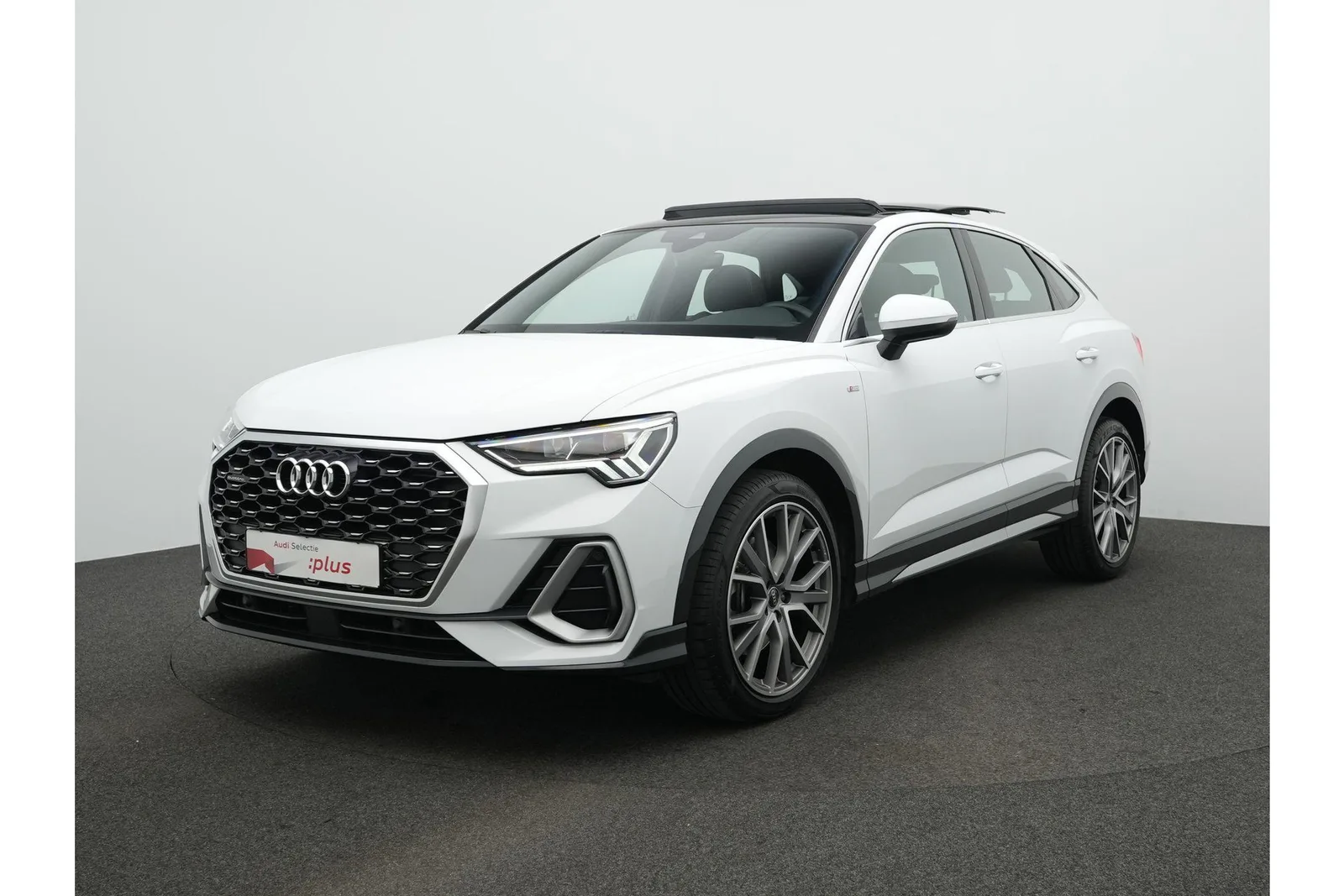 Audi Q3 (2020) — foto 1