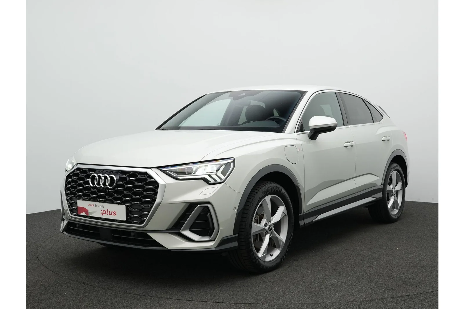 Audi Q3 (2021) — foto 1