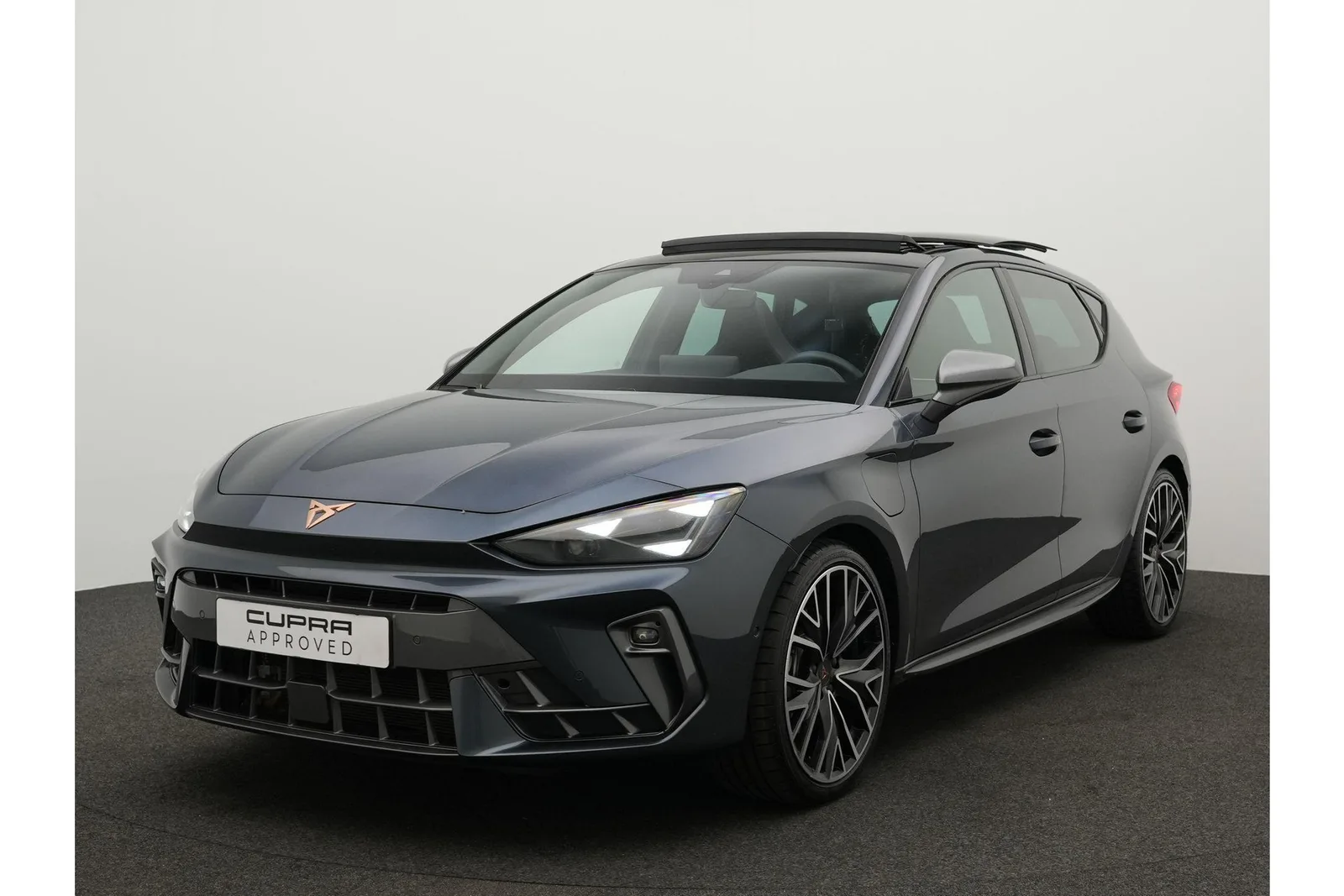 CUPRA Leon (2025) — foto 1