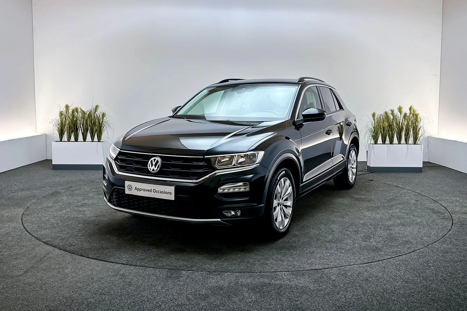 Volkswagen T-Roc (2020) — foto 1