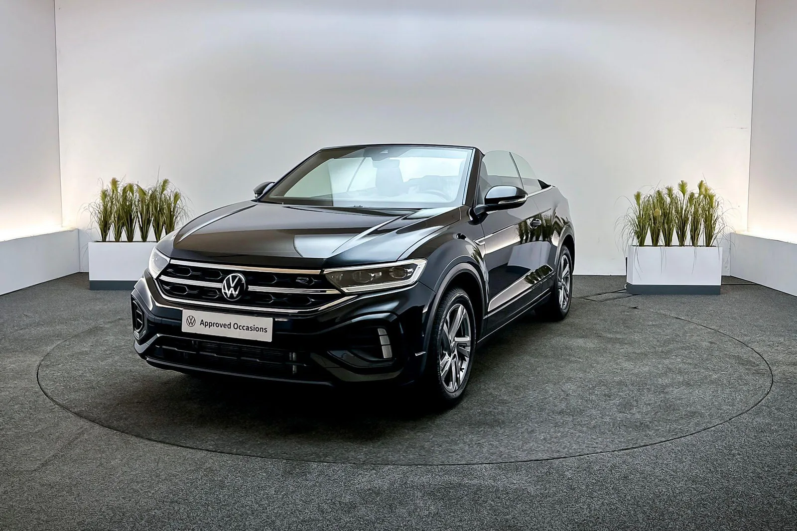 Volkswagen T-Roc (2025) — foto 1