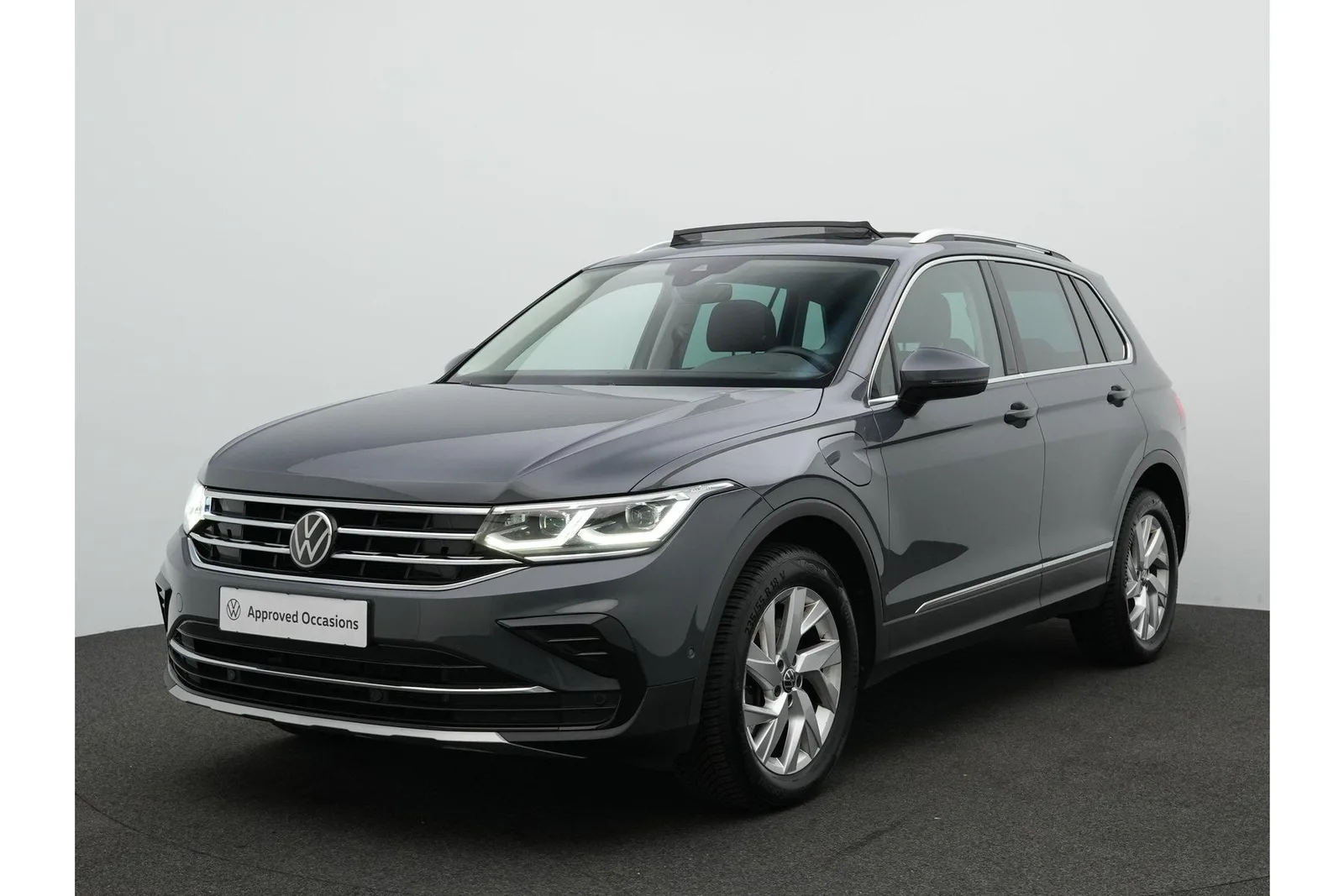Volkswagen Tiguan (2022) — foto 1
