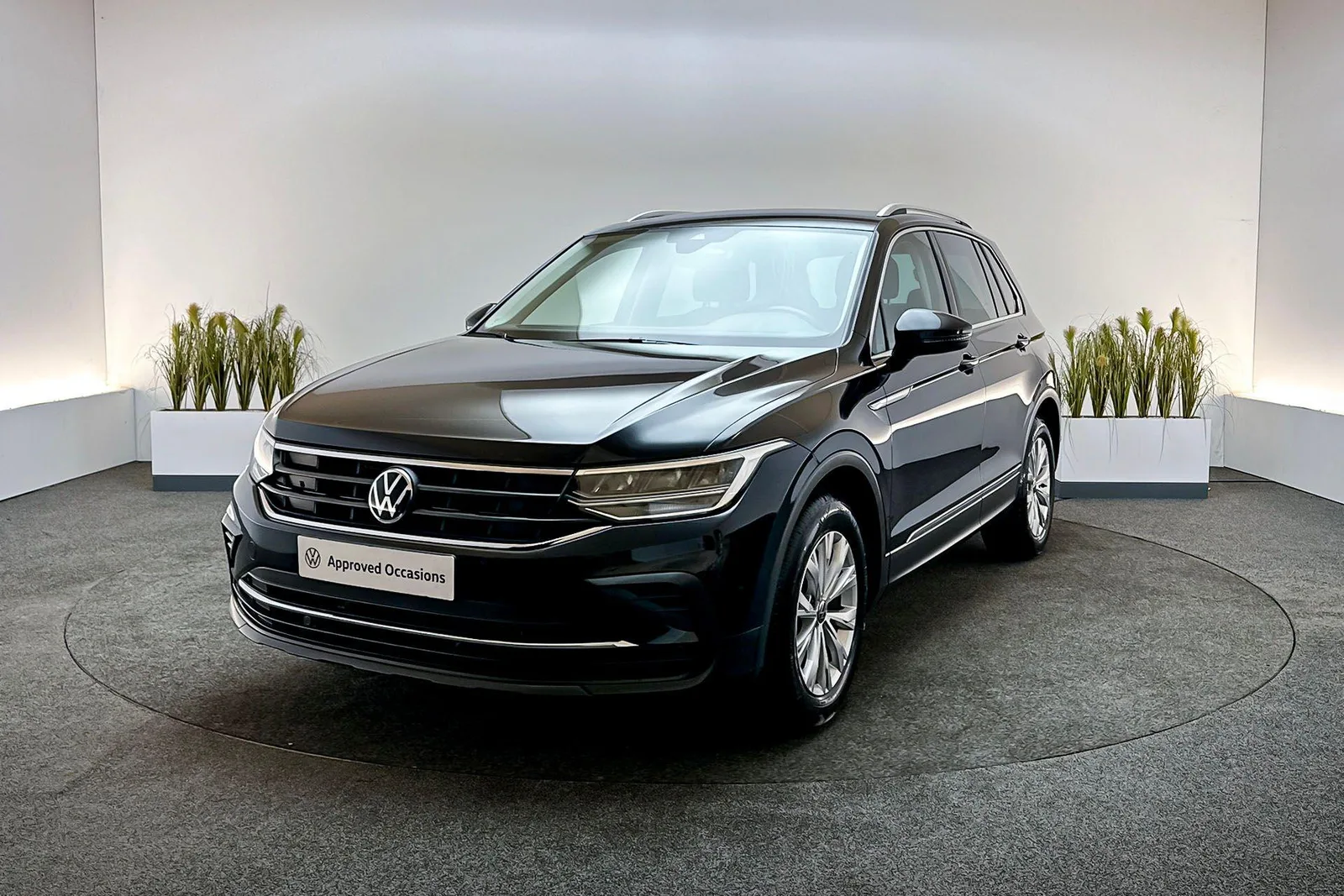 Volkswagen Tiguan (2023) — foto 1