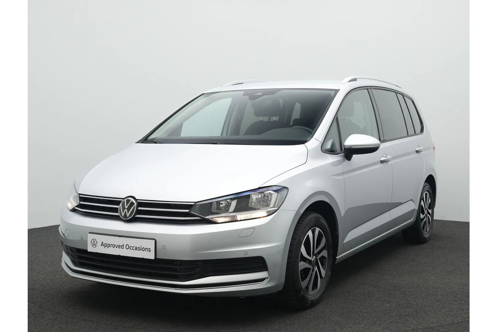 Volkswagen Touran (2023) — foto 1
