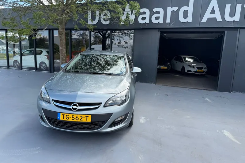 Opel Astra (2013)