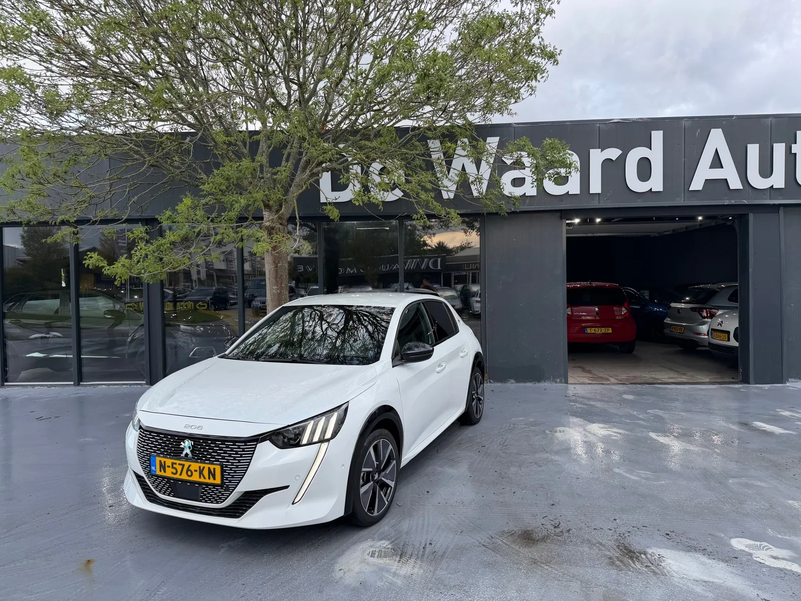 Peugeot e-208 (2021) — foto 1