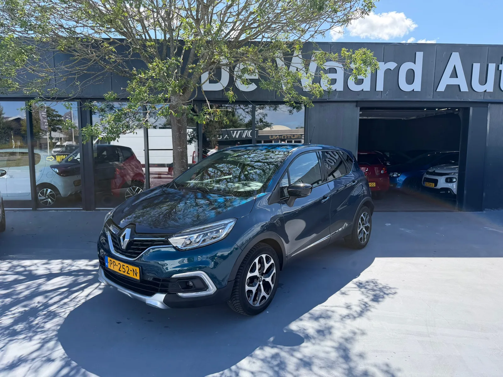 Renault Captur (2017) — foto 1