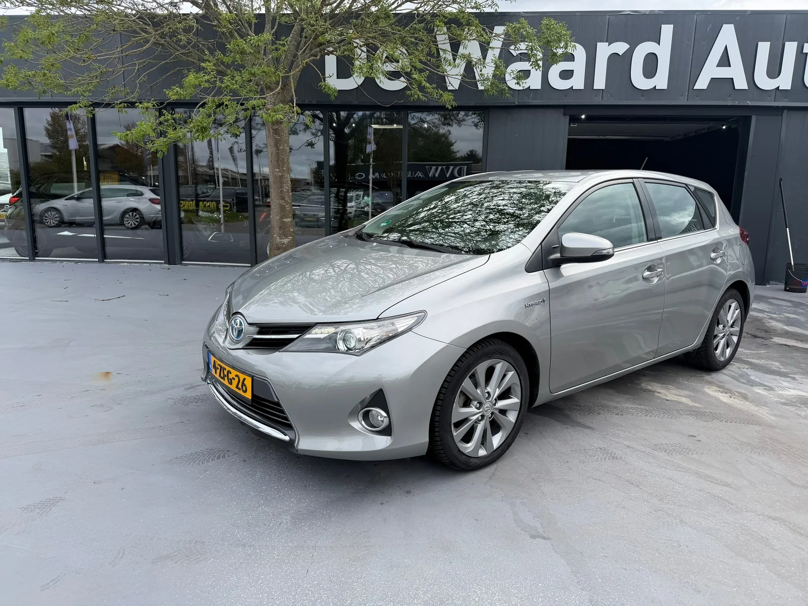 Toyota Auris (2013) — foto 1