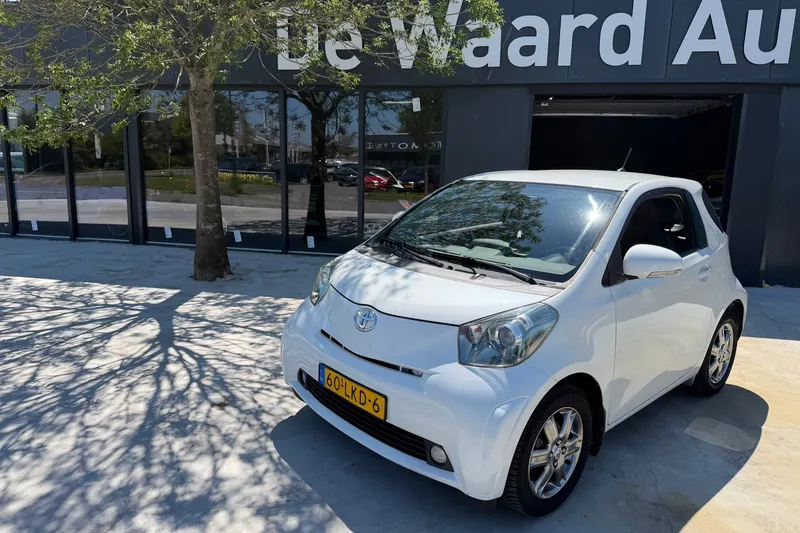 Toyota iQ (2010)