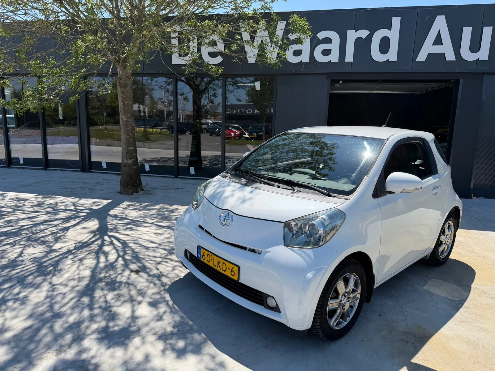 Toyota iQ (2010) — foto 1