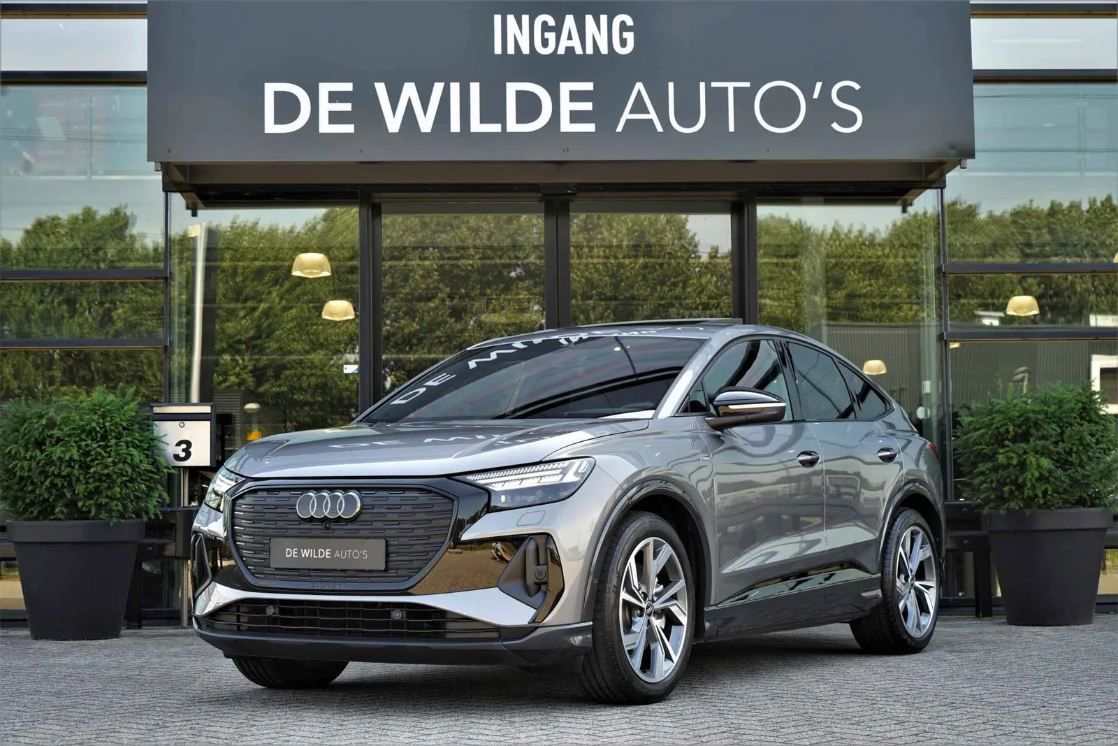 Audi Q4 e-tron (2023) — foto 1