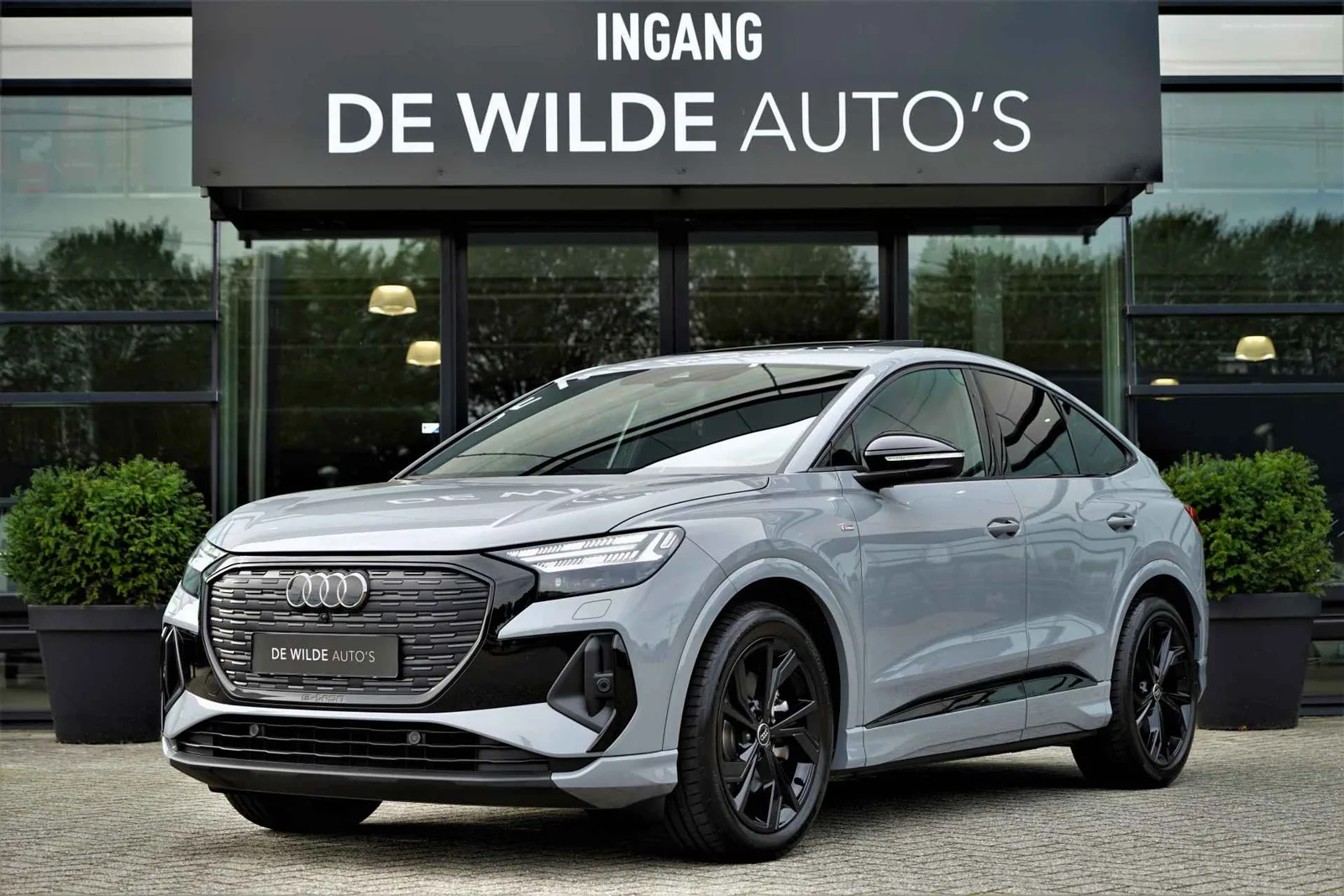 Audi Q4 e-tron (2023) — foto 1