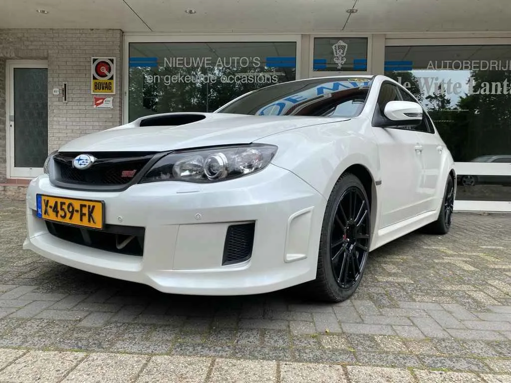 Subaru WRX STI (2012) — foto 1