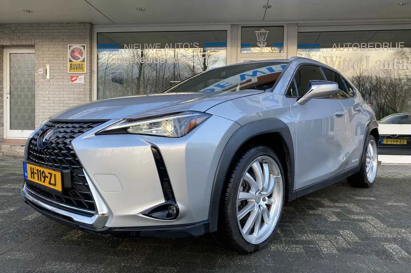 Lexus UX (2019)