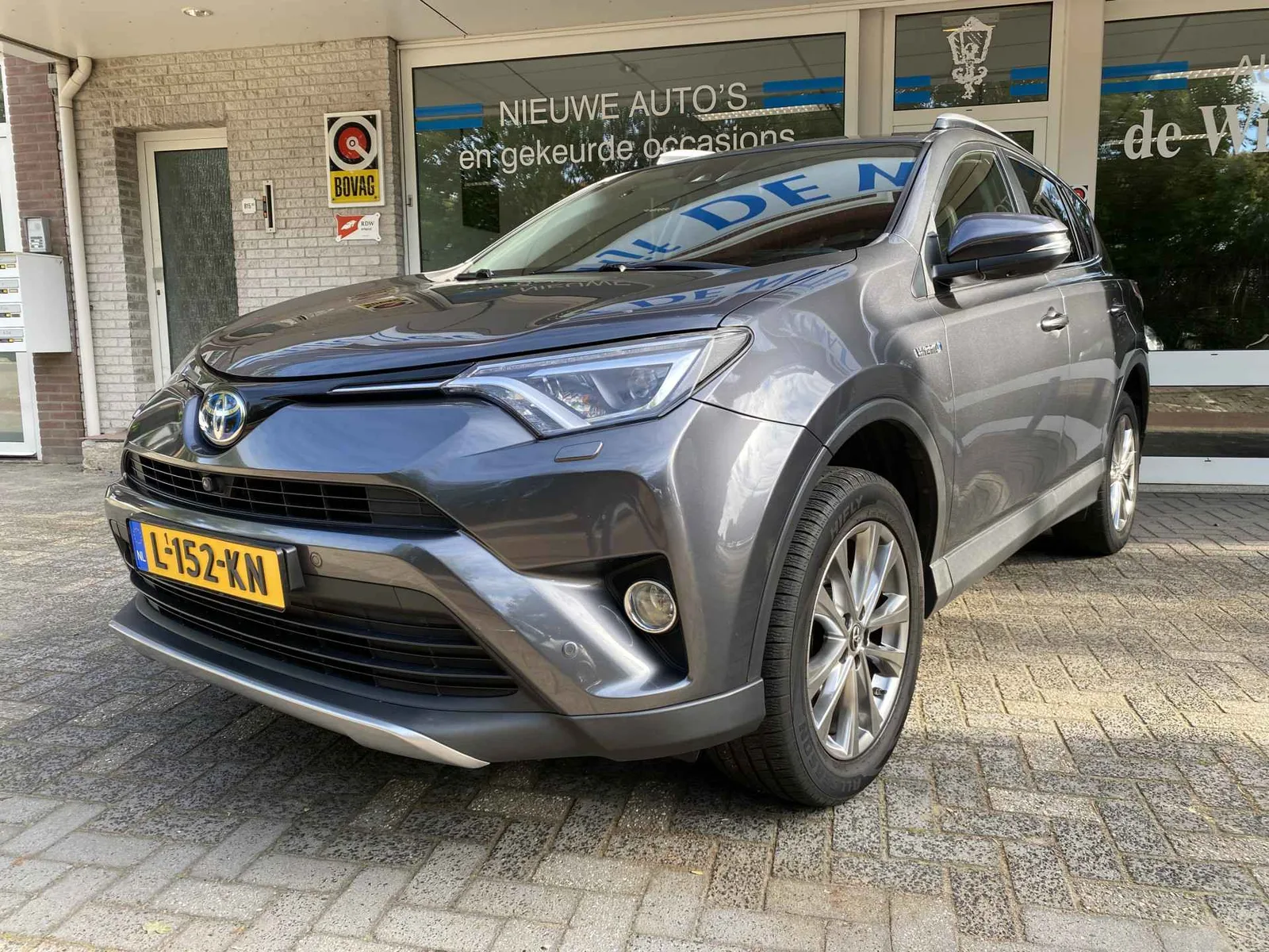 Toyota RAV4 (2016) — foto 1