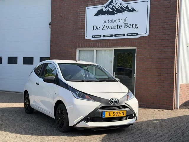 Toyota Aygo (2016) — foto 1