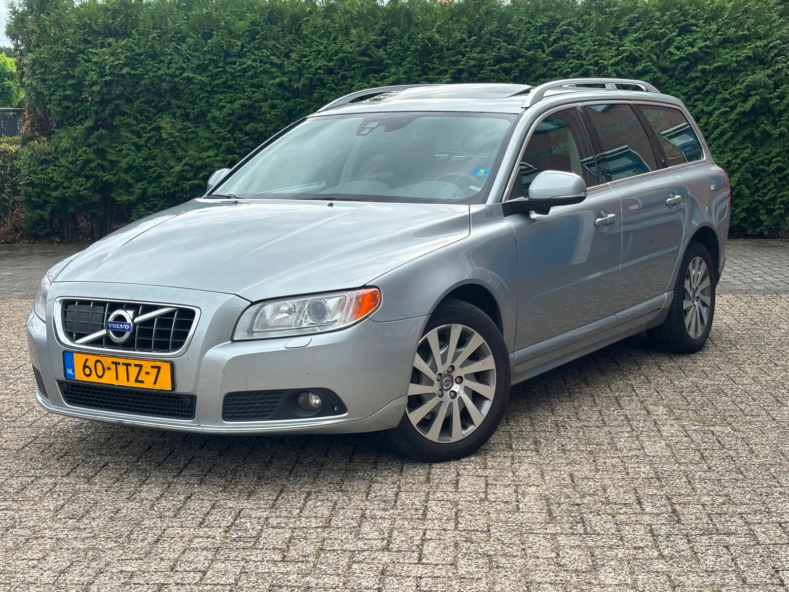Volvo V70 (2012) — foto 1