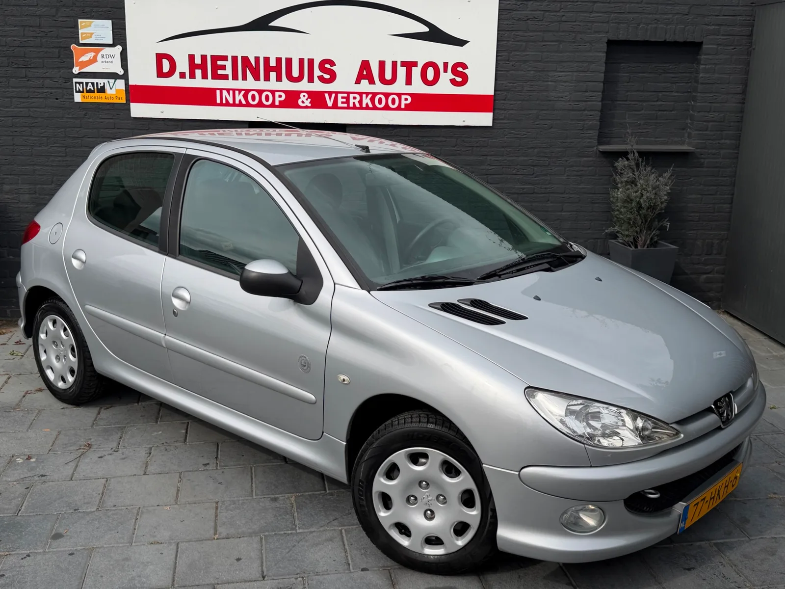 Peugeot 206 (2009) — foto 1