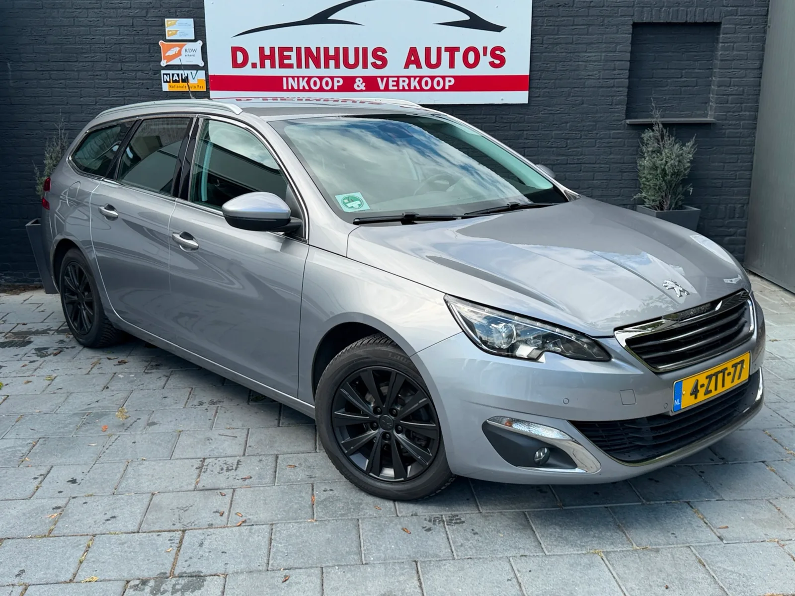 Peugeot 308 (2015) — foto 1