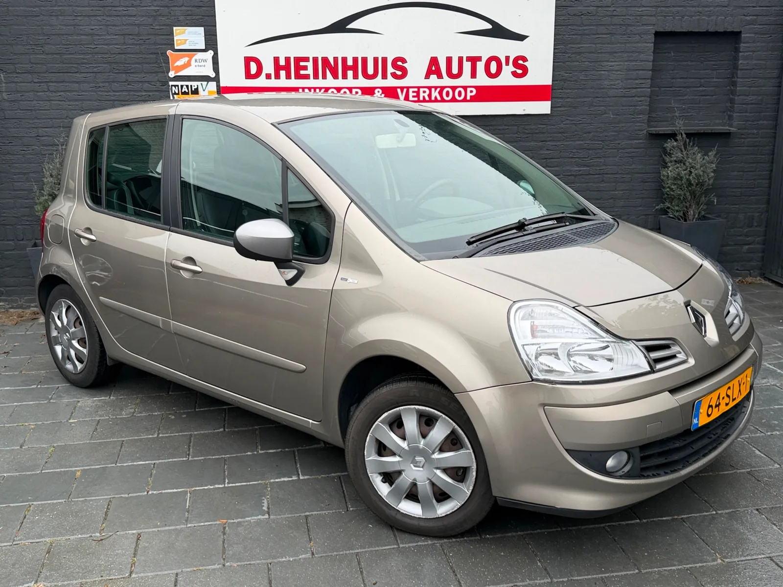 Renault Modus (2011) — foto 1