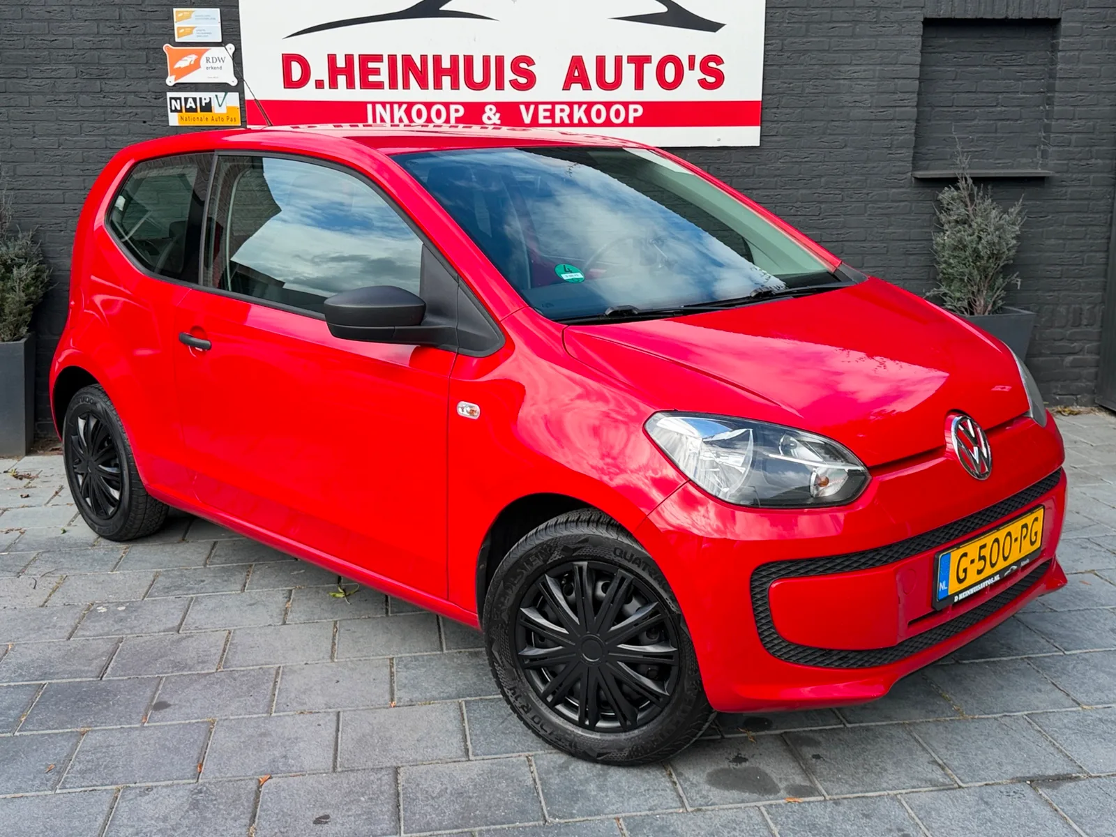 Volkswagen Up! (2012) — foto 1