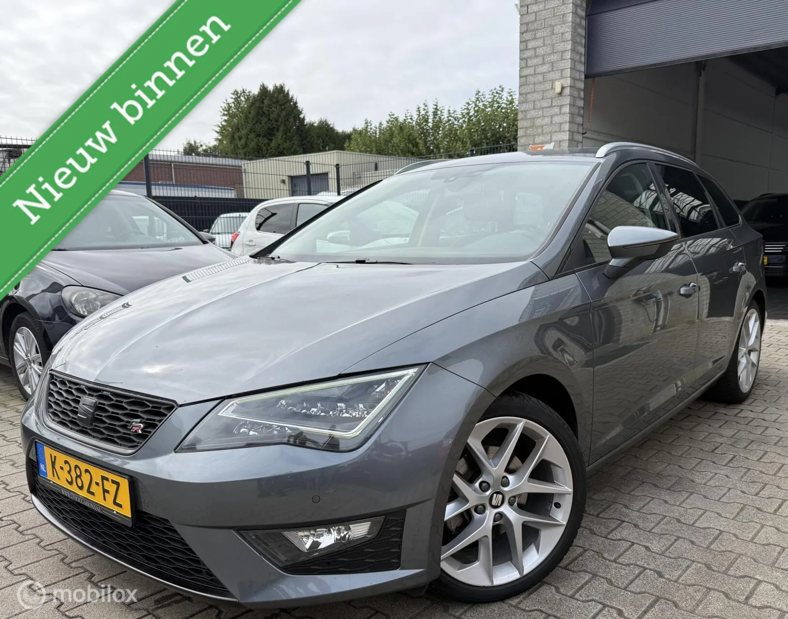 SEAT Leon (2015) — foto 1