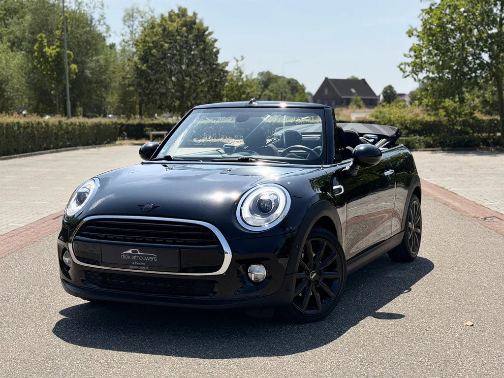 MINI Cabrio (2018) — foto 1